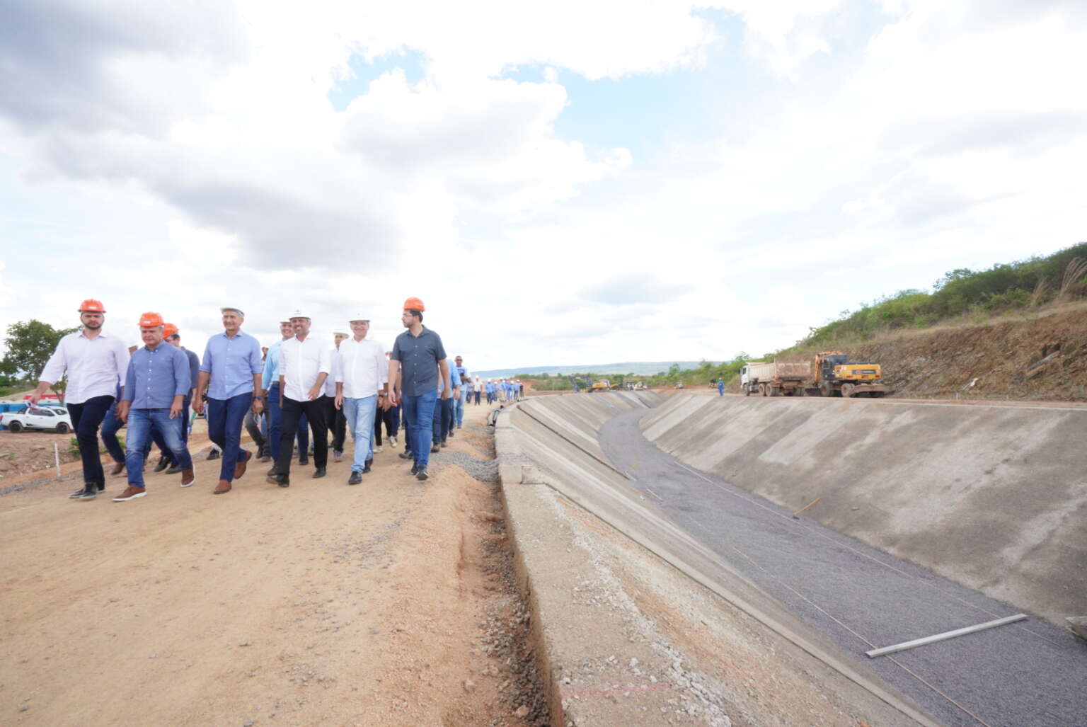 MINISTRO DA INTEGRAÇÃO VISTORIA OBRAS DO CINTURÃO DAS ÁGUAS NA CIDADE DO CRATO