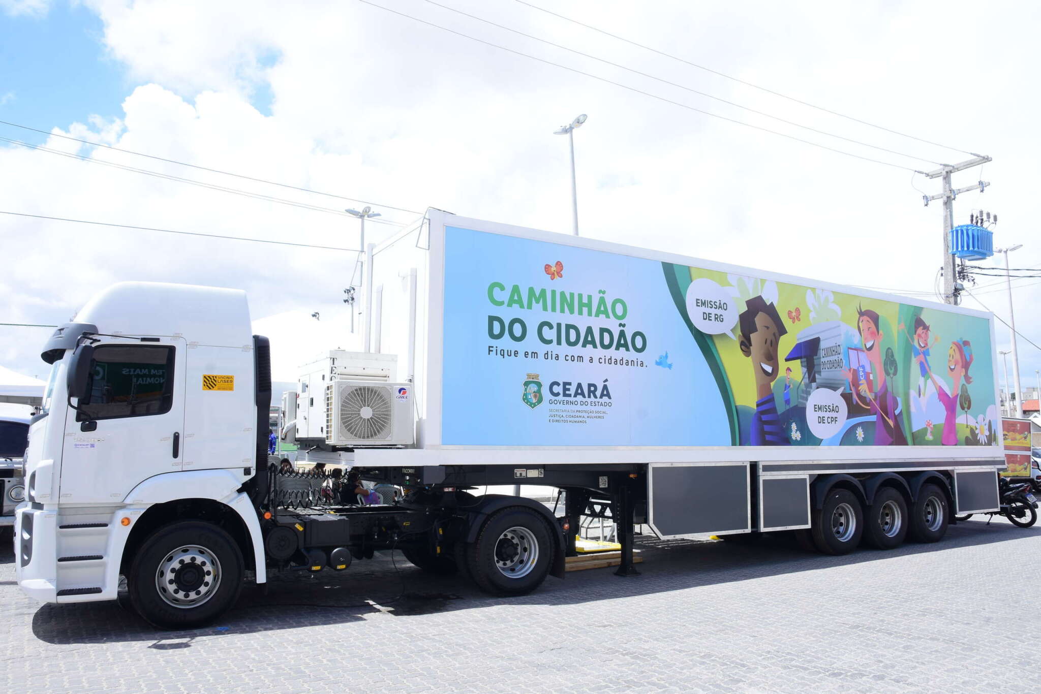 Crato recebe serviços do Caminhão do Cidadão