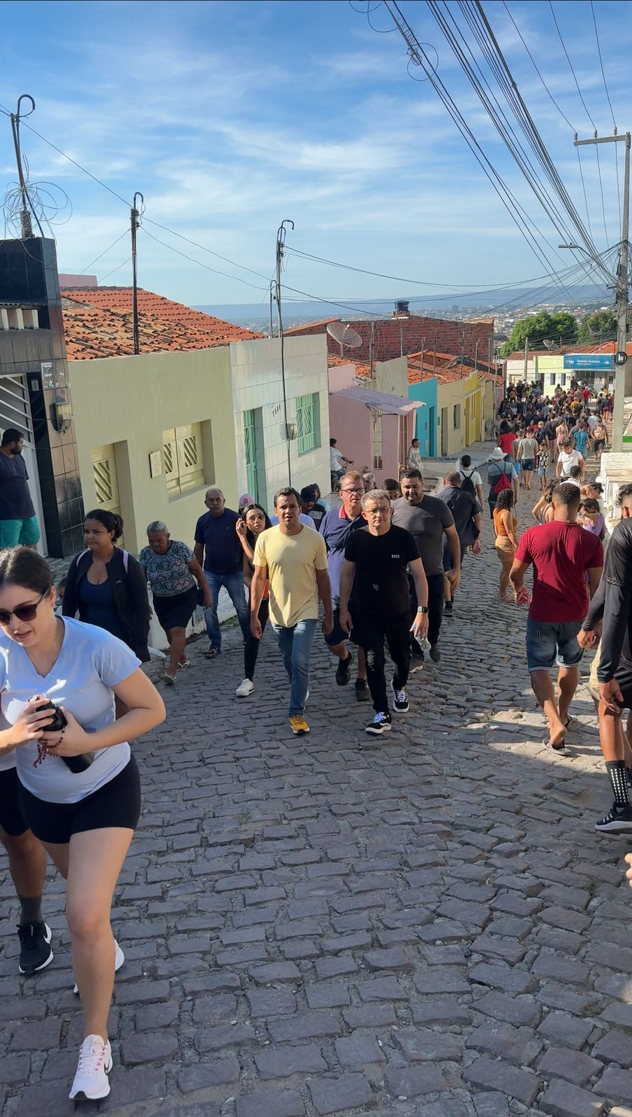 Felipe Vasques participa da tradicional subida ao Horto na sexta-feira Santa
