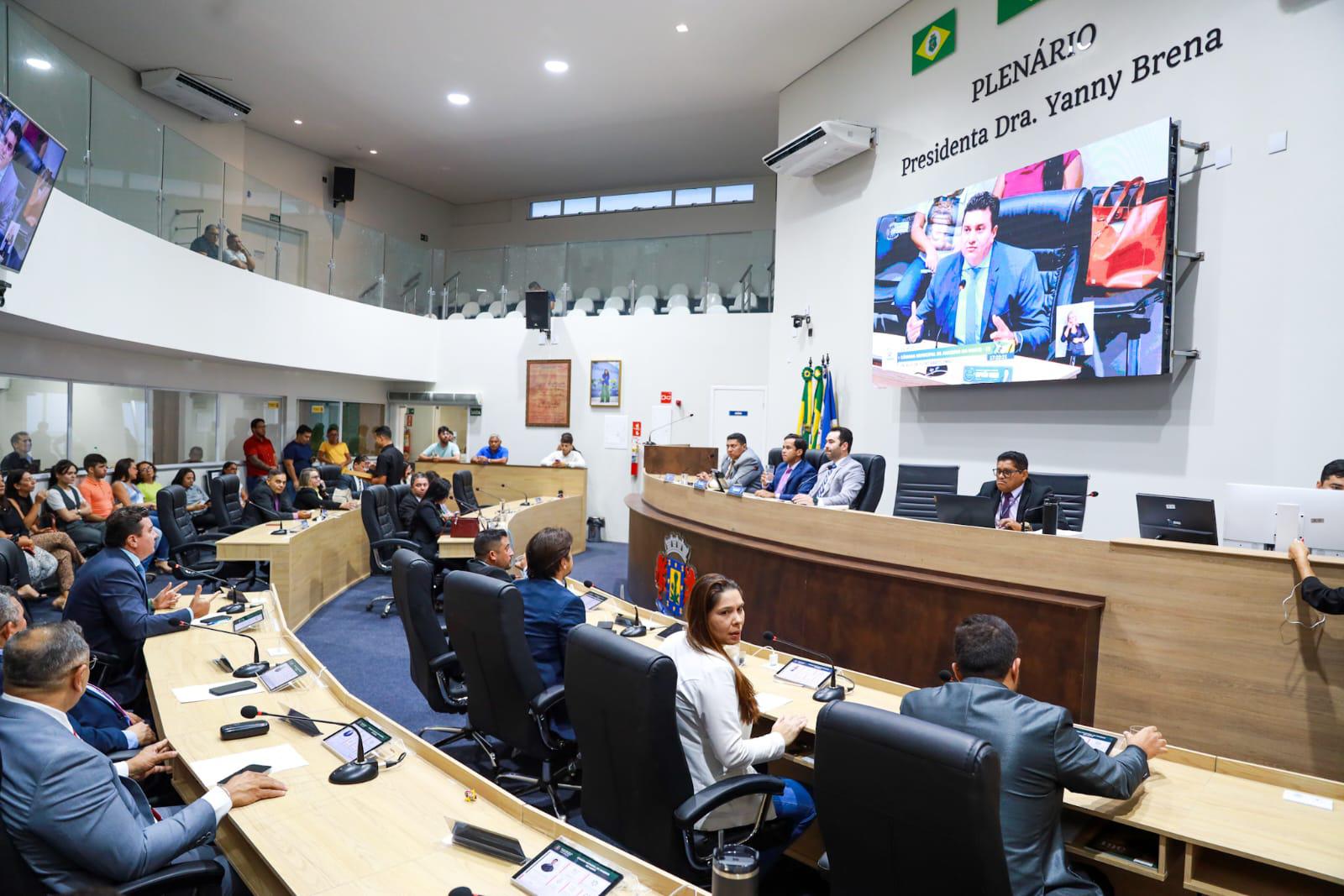 Câmara de Juazeiro do Norte aprova projeto para descarte organizado de resíduos e cobra providências ambientais contra fábrica no Crato