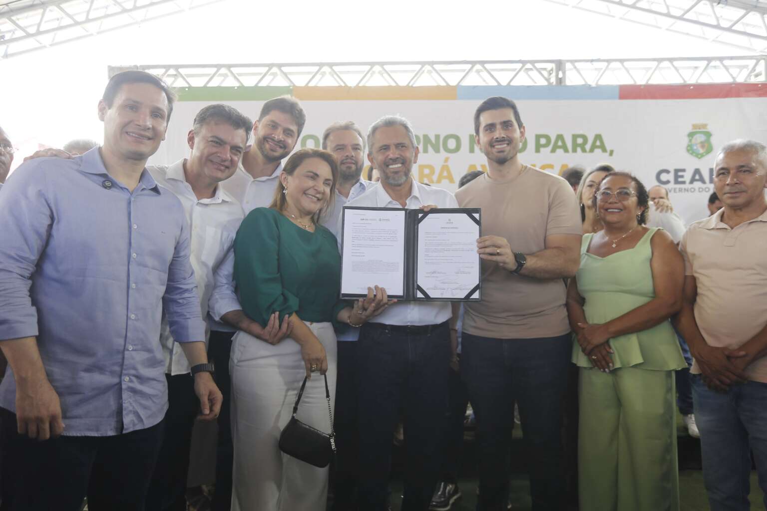 Governo do Ceará investe R$ 28,3 milhões na entrega de dois CEIs, Areninha e restauração da CE-388 no Cariri