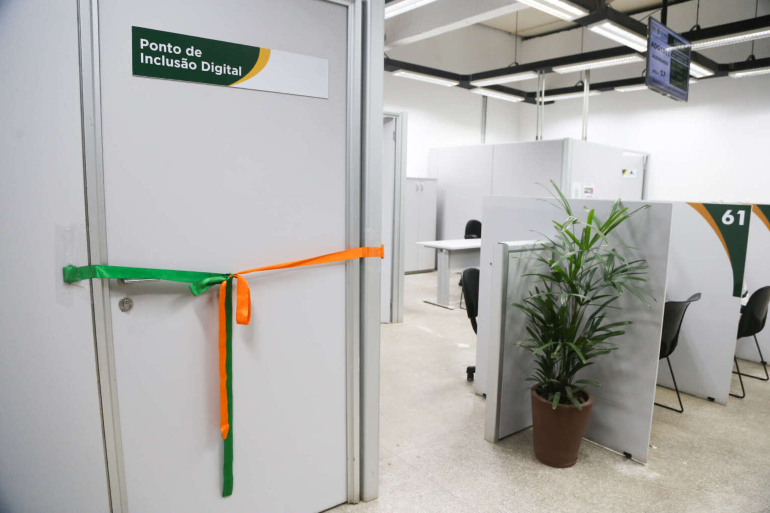 Governo do Ceará inaugura Ponto de Inclusão Digital no Vapt Vupt Juazeiro do Norte