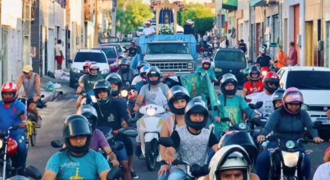 Carreata com imagem histórica de Mãe das Dores abre Romaria em Juazeiro do Norte