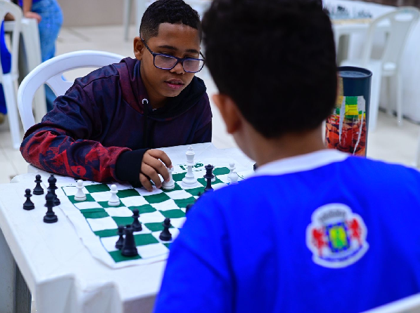 Modalidade de xadrez no Jejuno’s fortalece o aprendizado e ensina lições para a vida