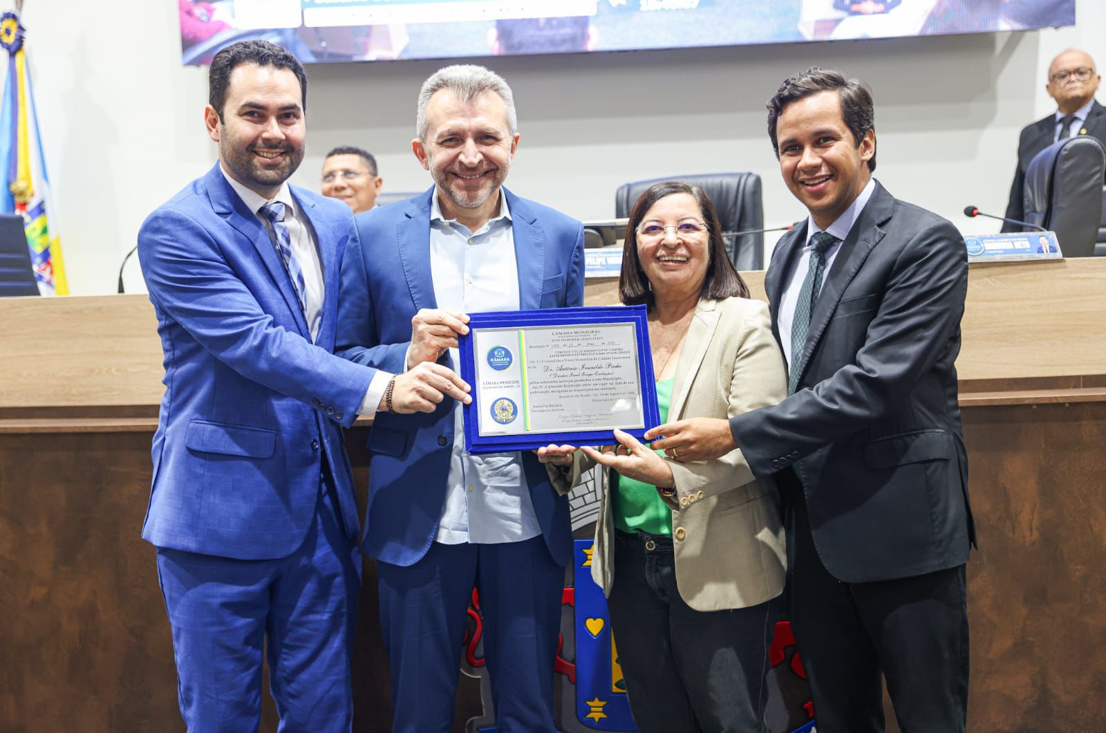 Câmara de Juazeiro do Norte realiza sessão com solenidade de outorga de Título de Cidadão Juazeirense ao professor Ivanildo Pinho