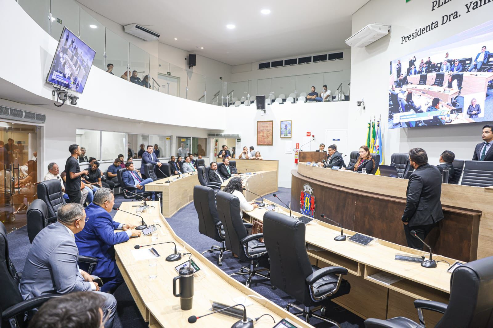 Câmara de Juazeiro aprova resolução sobre sessões legislativas e repercute caos no trânsito causado por mudança em semáforo do Anel Viário