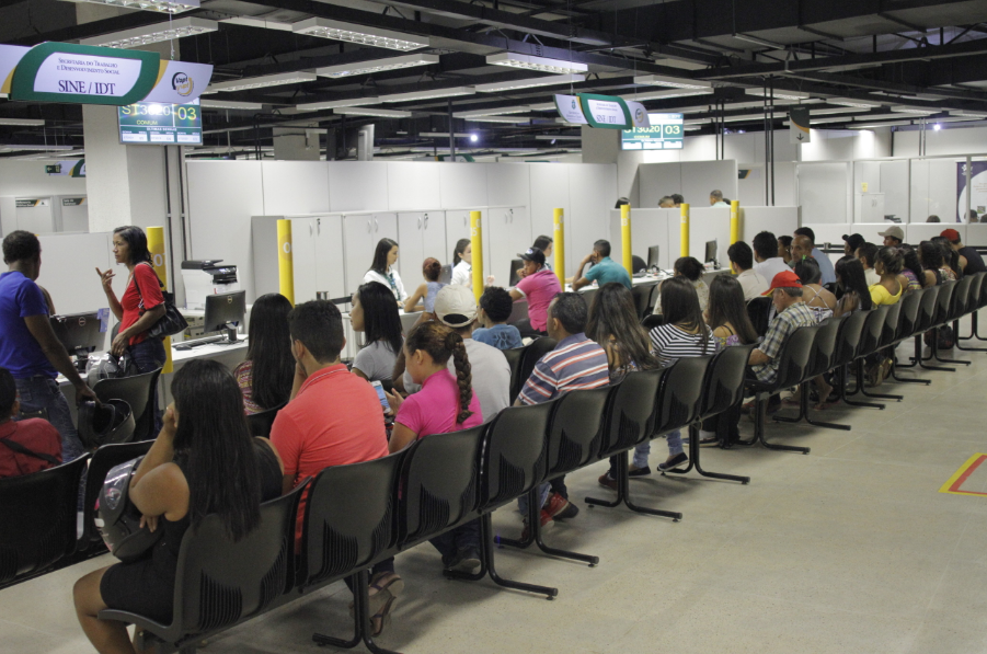 Semana começa com 463 oportunidades de emprego em Juazeiro do Norte pelo IDTSINE