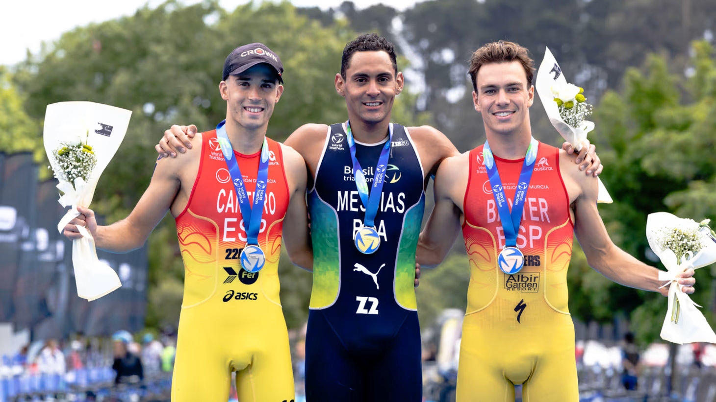 Cearense Manoel Messias vence etapa da Copa do Mundo de Triatlo
