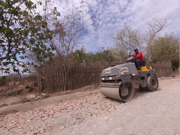 Estrada do Sítio Catolé tem recomposição de calçamento