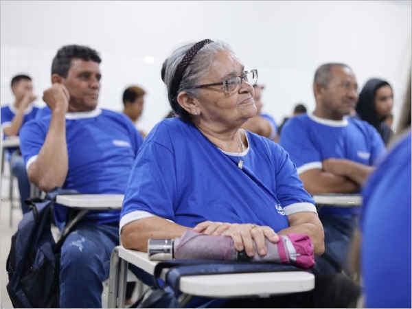 Matrículas para Educação de Jovens e Adultos estão abertas em Juazeiro do Norte