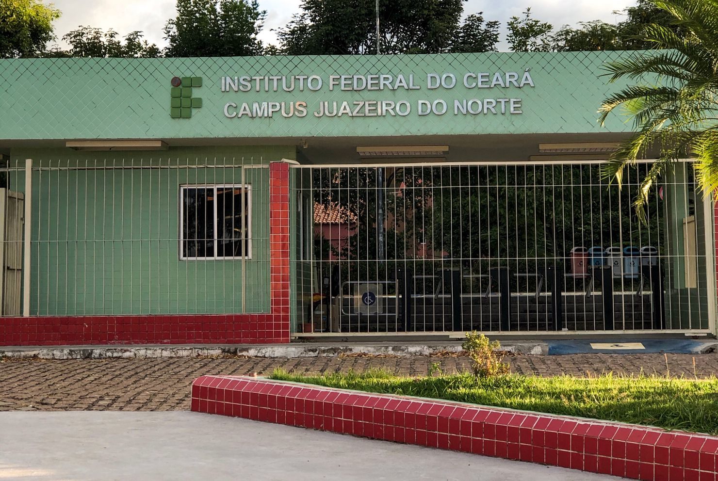 IFCE divulga editais de novo concurso com 274 vagas