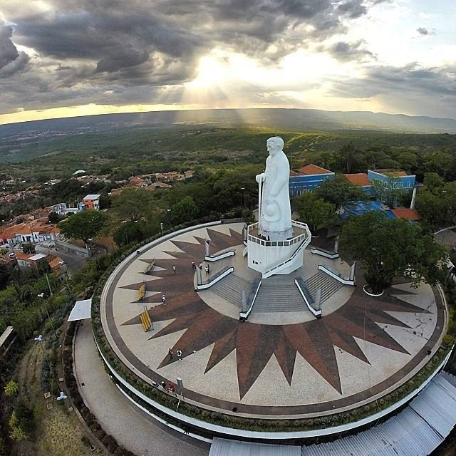 Ceará terá sequência de feriados entre março e abril, incluindo data municipal em Juazeiro do Norte