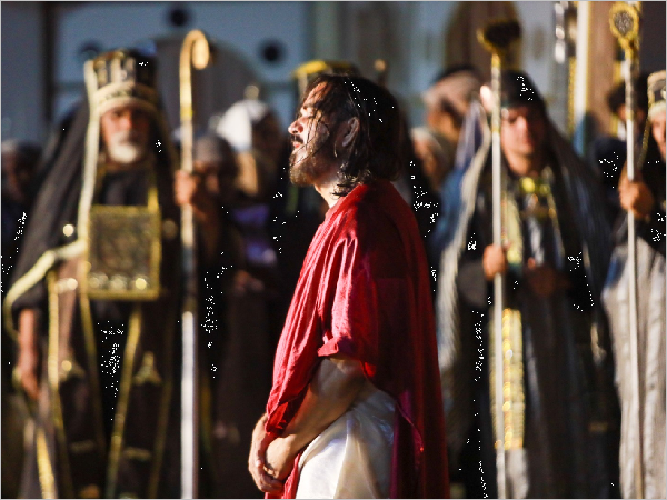 Malhação do Judas e encenação da Paixão de Cristo mantêm viva a cultura da Semana Santa em Juazeiro do Norte
