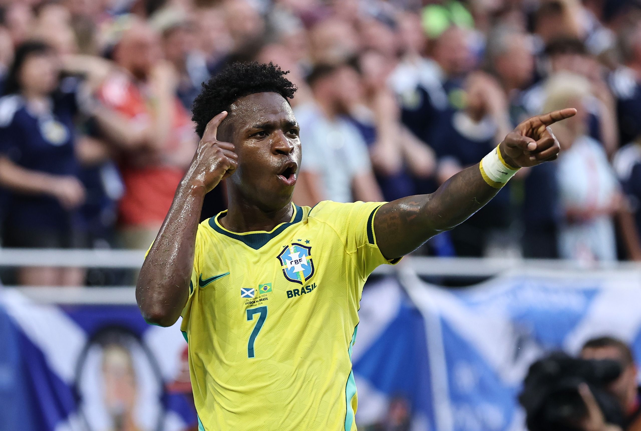 Brasil goleia a Escócia, Neymar estreia e Vini brilha na liderança do grupo
